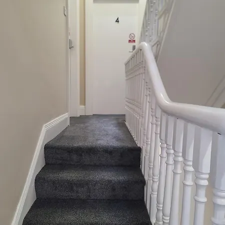 Roskeen Townhouse Belfast Exterior photo