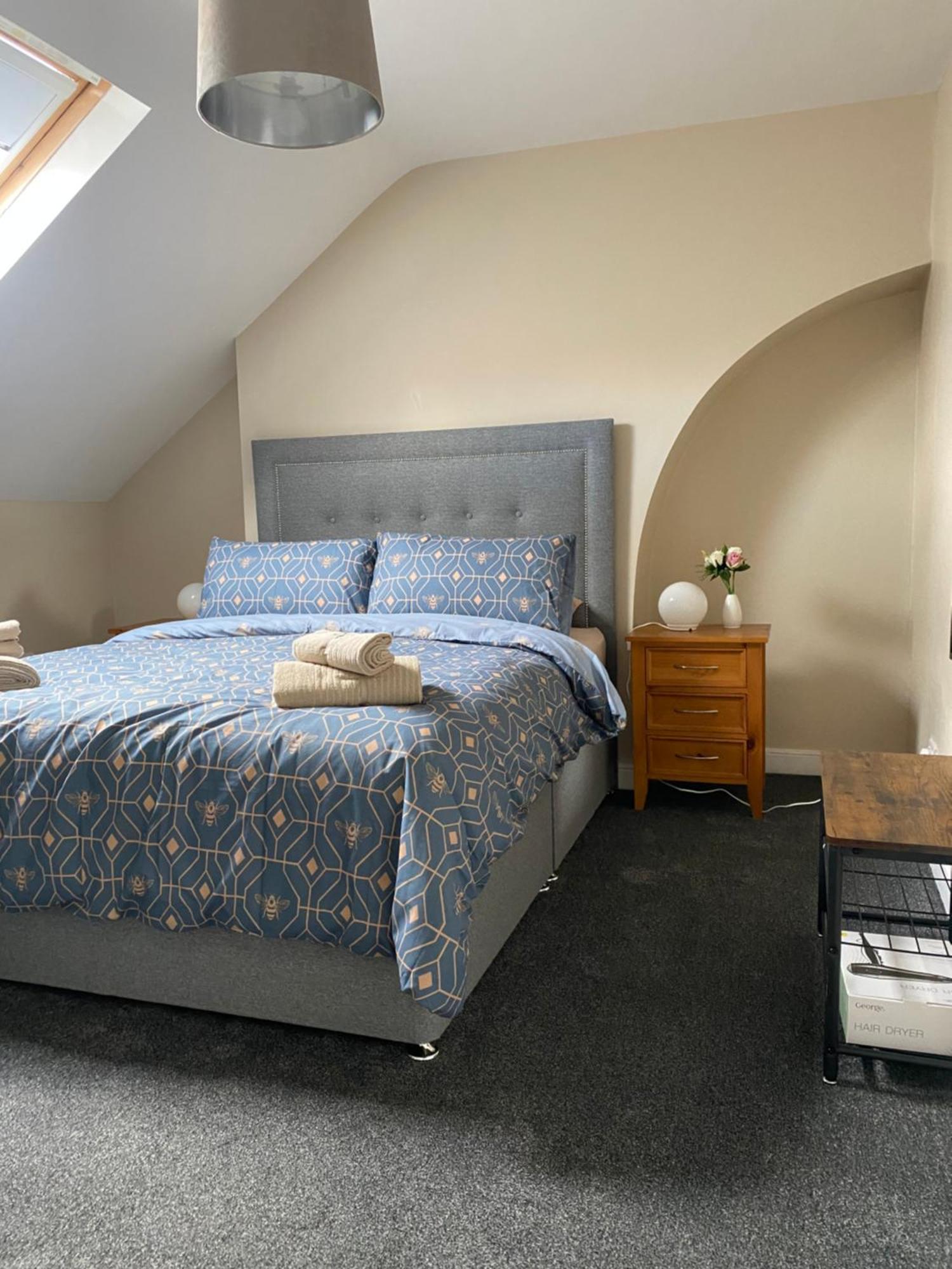 Проживание в семье Roskeen Townhouse *