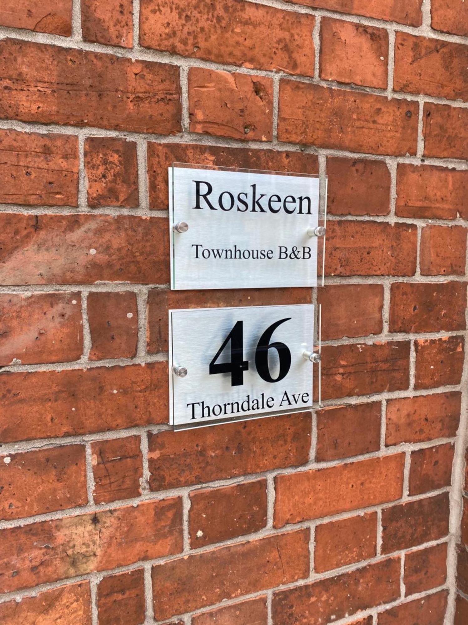 Roskeen Townhouse Проживание в семье