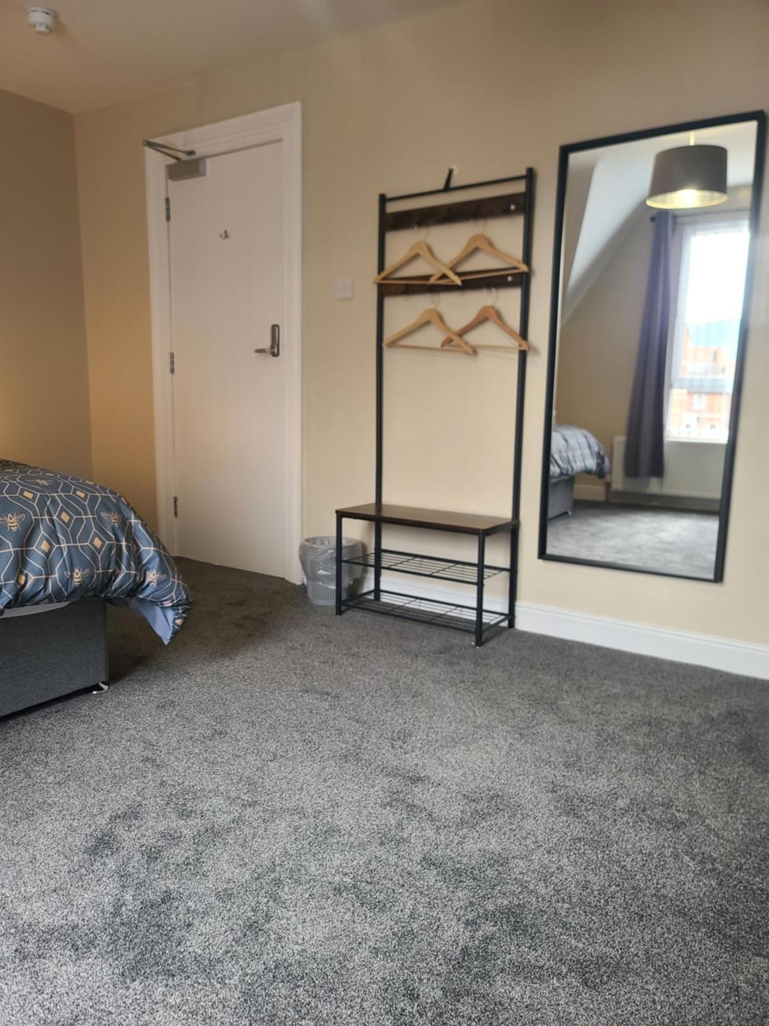 Проживание в семье Roskeen Townhouse